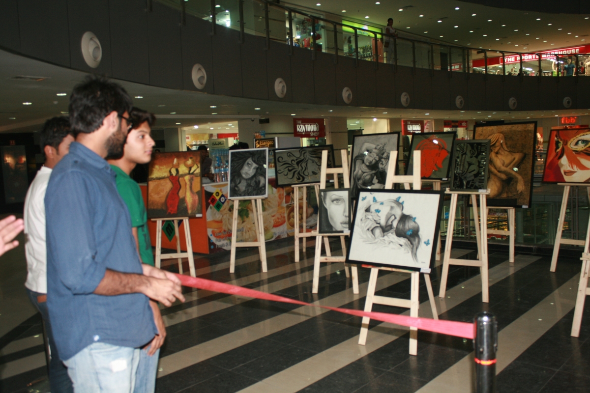 Students Exhibiting Painting